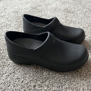 Crocs Black On-The-Clock Work Slip-On Shoes Slip Resistant W 9 Dual Comfort‎